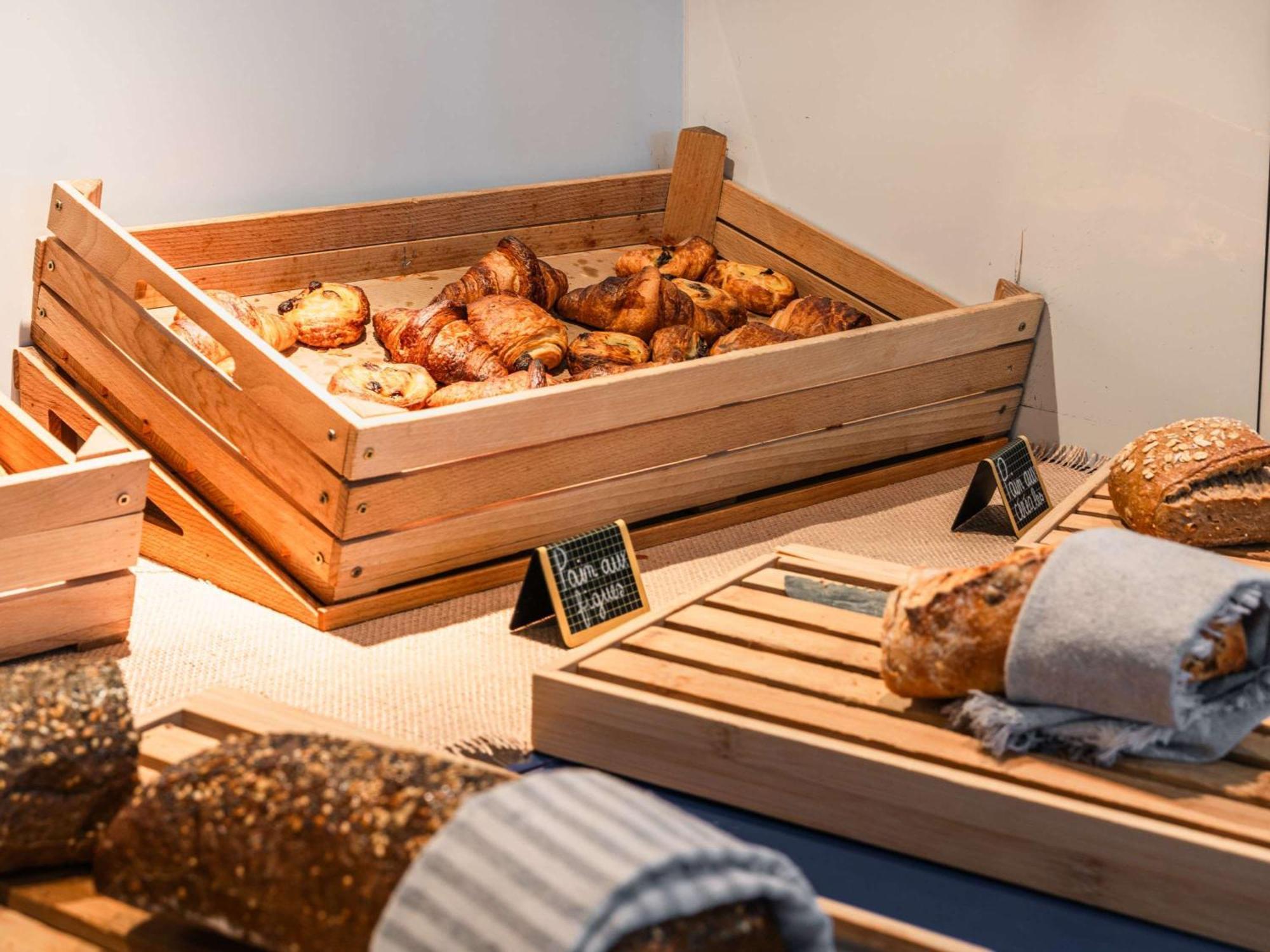 Ibis Styles Vannes Gare Centre Exteriör bild