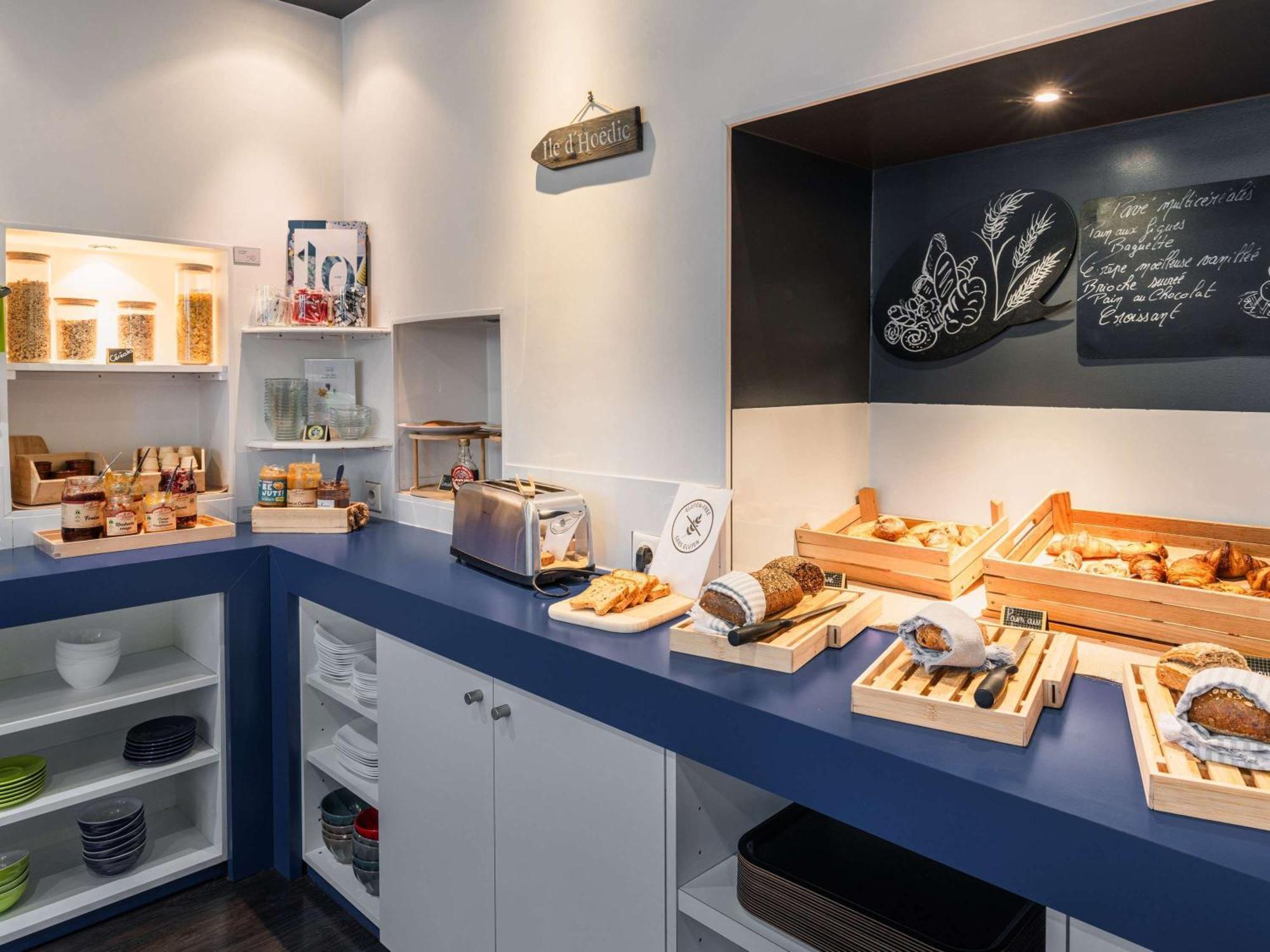Ibis Styles Vannes Gare Centre Exteriör bild