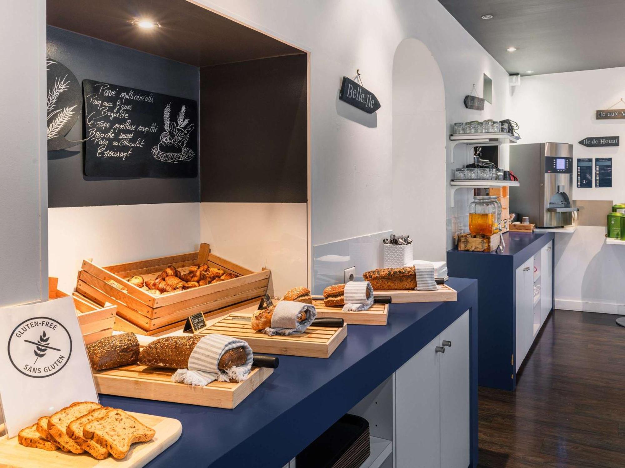 Ibis Styles Vannes Gare Centre Exteriör bild